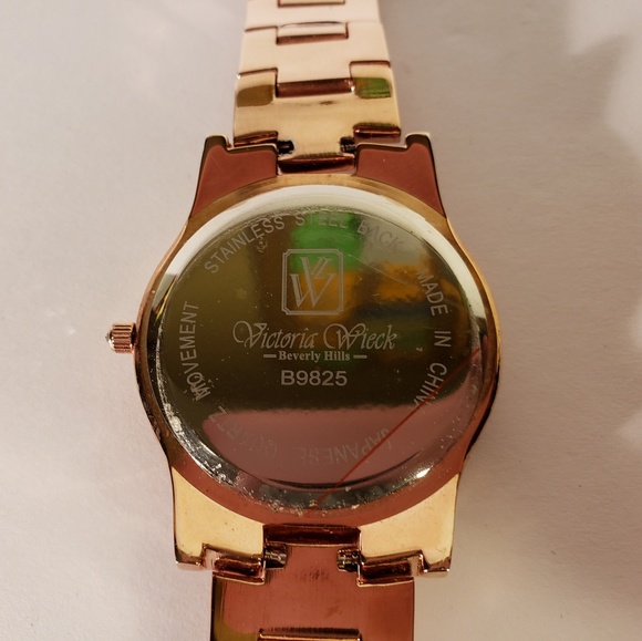 Beautiful Victoria Weick Glamorous Bling! Watch - Picture 4 of 8